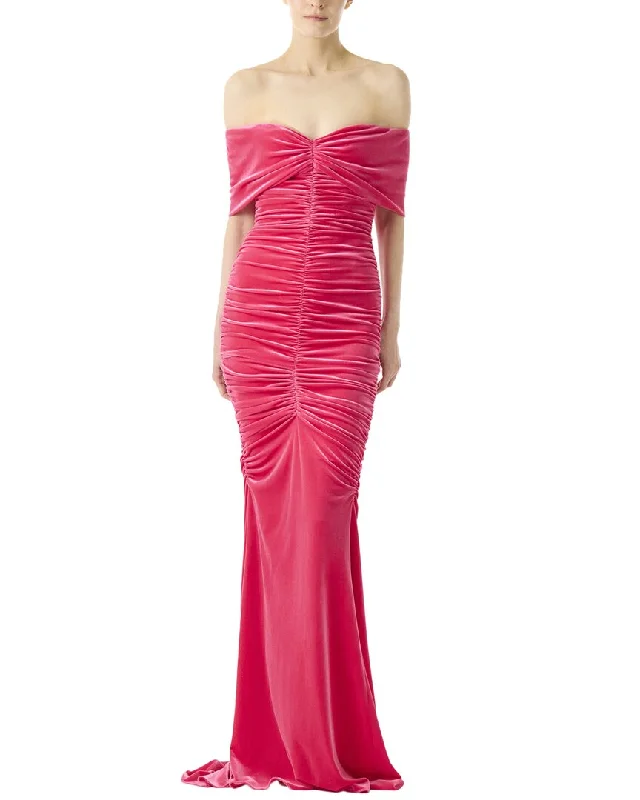 Sleek Style Discounts Monique Lhuillier Off the Shoulder Ruched Silk-Lined Gown Romantic Detailing