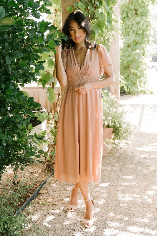 Sustainable Fashion Extravaganza Sarah Smocked Midi Dress | Dusty Camel Modern Glamour